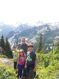 Chad Larsen and kids at Artist Point.